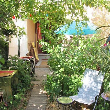 Joli Studio Avec Jardinet Avignon Eksteriør billede