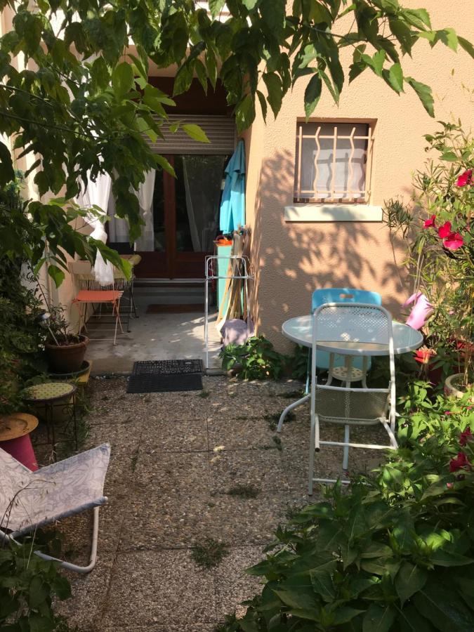 Joli Studio Avec Jardinet Avignon Eksteriør billede