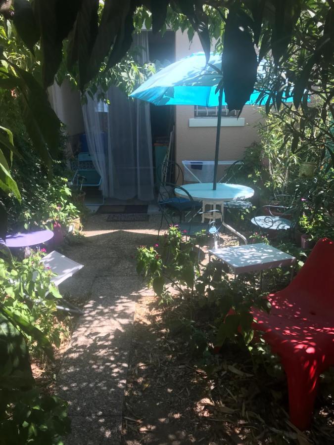 Joli Studio Avec Jardinet Avignon Eksteriør billede