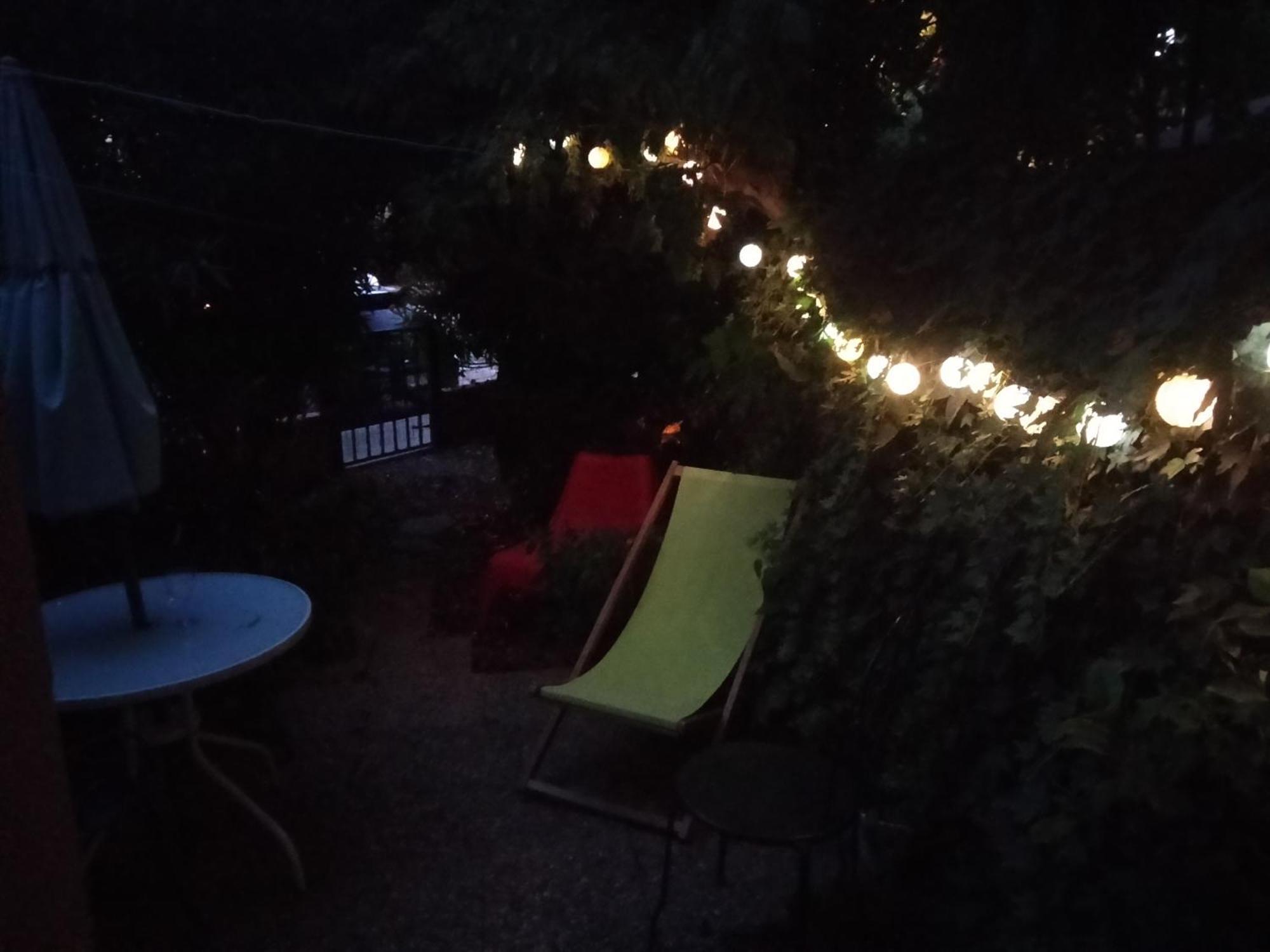 Joli Studio Avec Jardinet Avignon Eksteriør billede