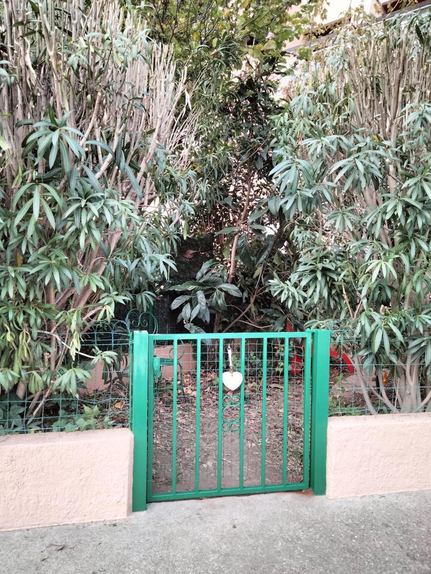 Joli Studio Avec Jardinet Avignon Eksteriør billede